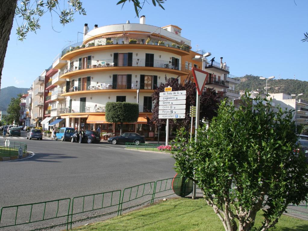 Apartamentos El Sol Tossa de Mar Exterior photo